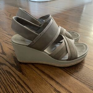 Merrell Women's Gray Wedge Sandals size 6